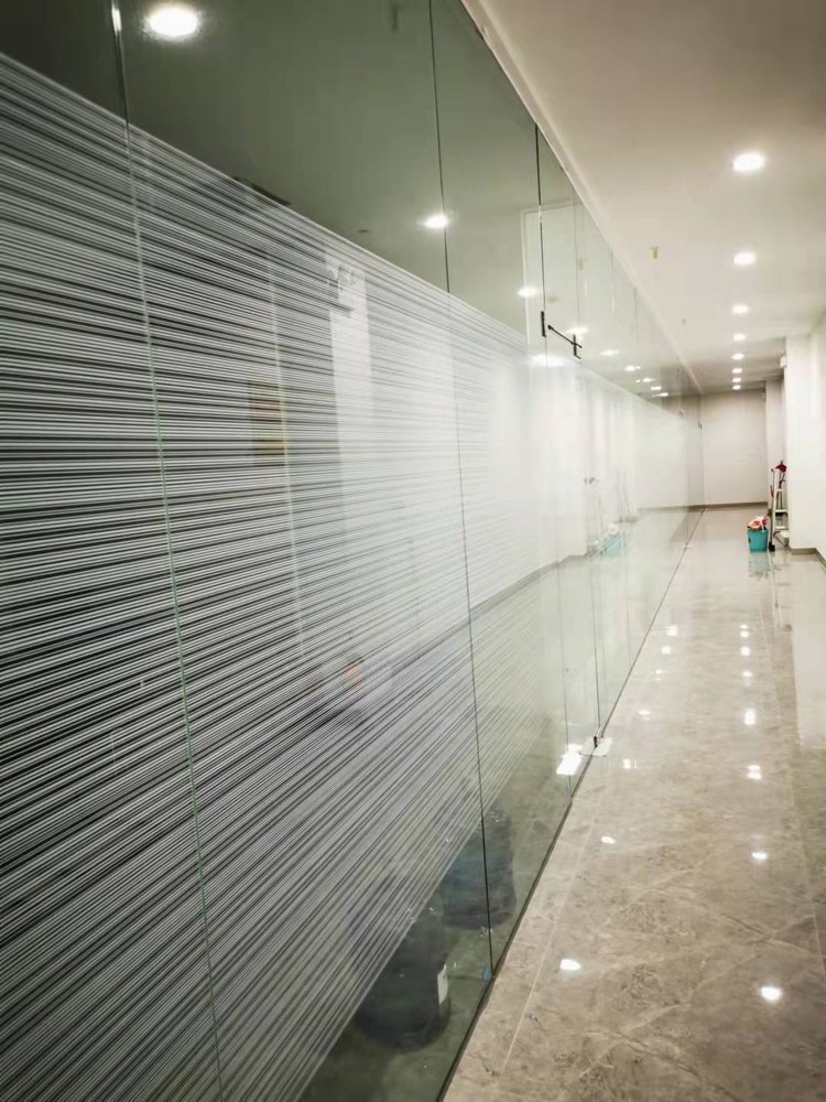 北京现代4S店办公室玻璃隔断安装案例